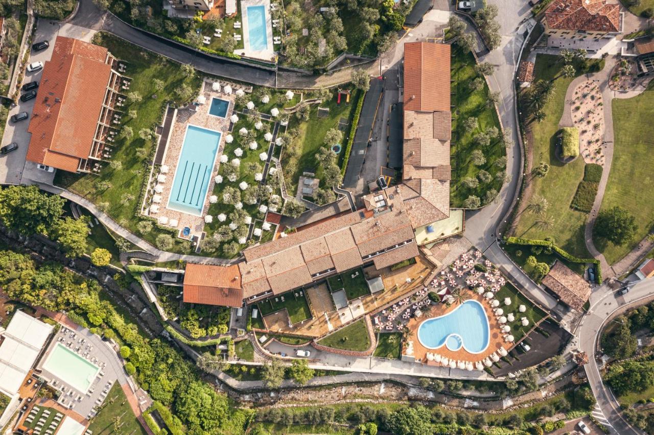 Hotel Caravel Limone sul Garda Esterno foto