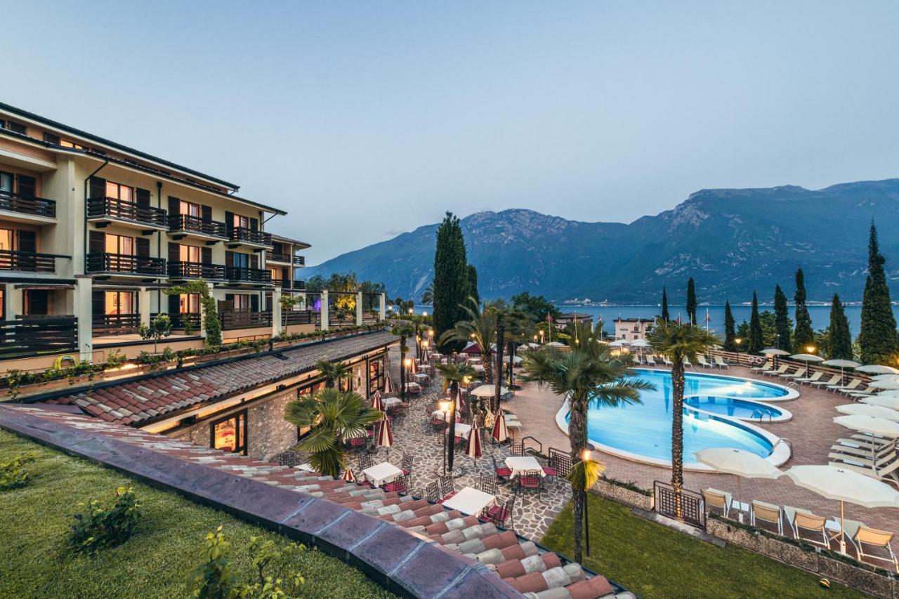 Hotel Caravel Limone sul Garda Esterno foto