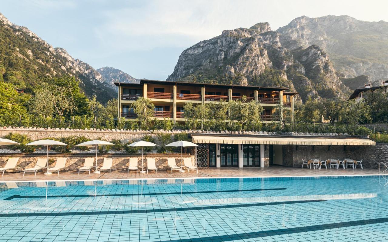 Hotel Caravel Limone sul Garda Esterno foto