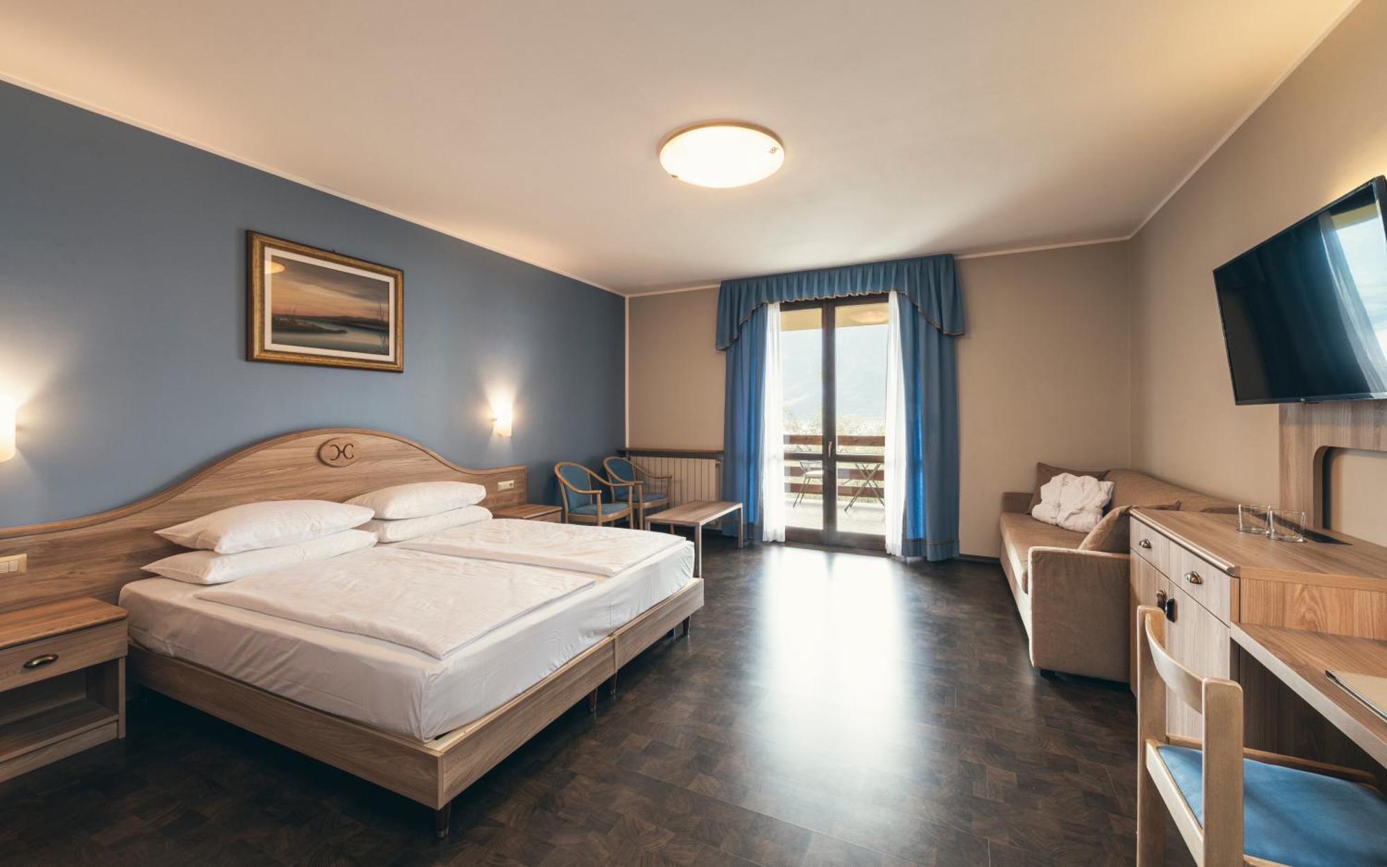 Hotel Caravel Limone sul Garda Esterno foto