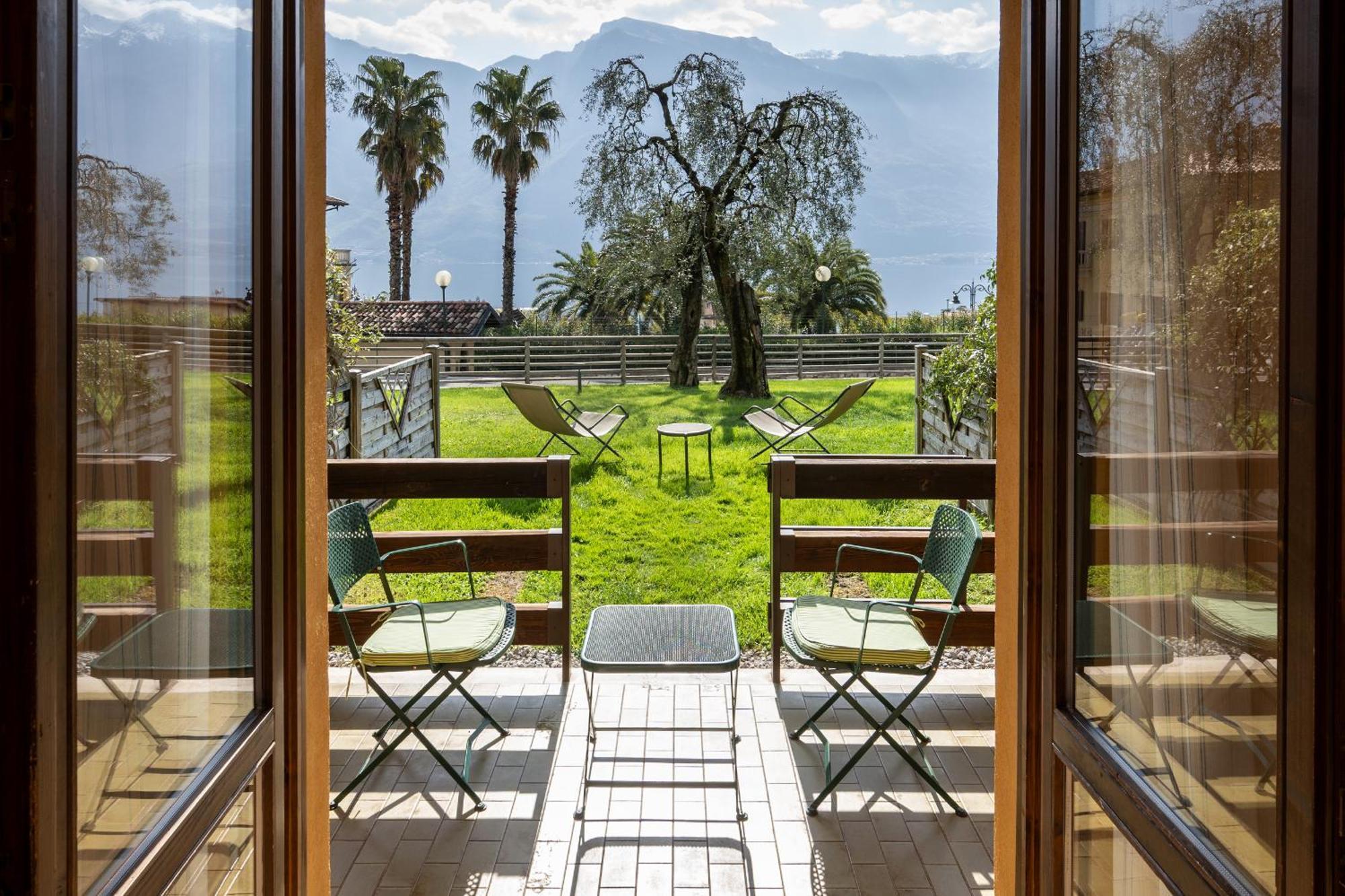 Hotel Caravel Limone sul Garda Esterno foto