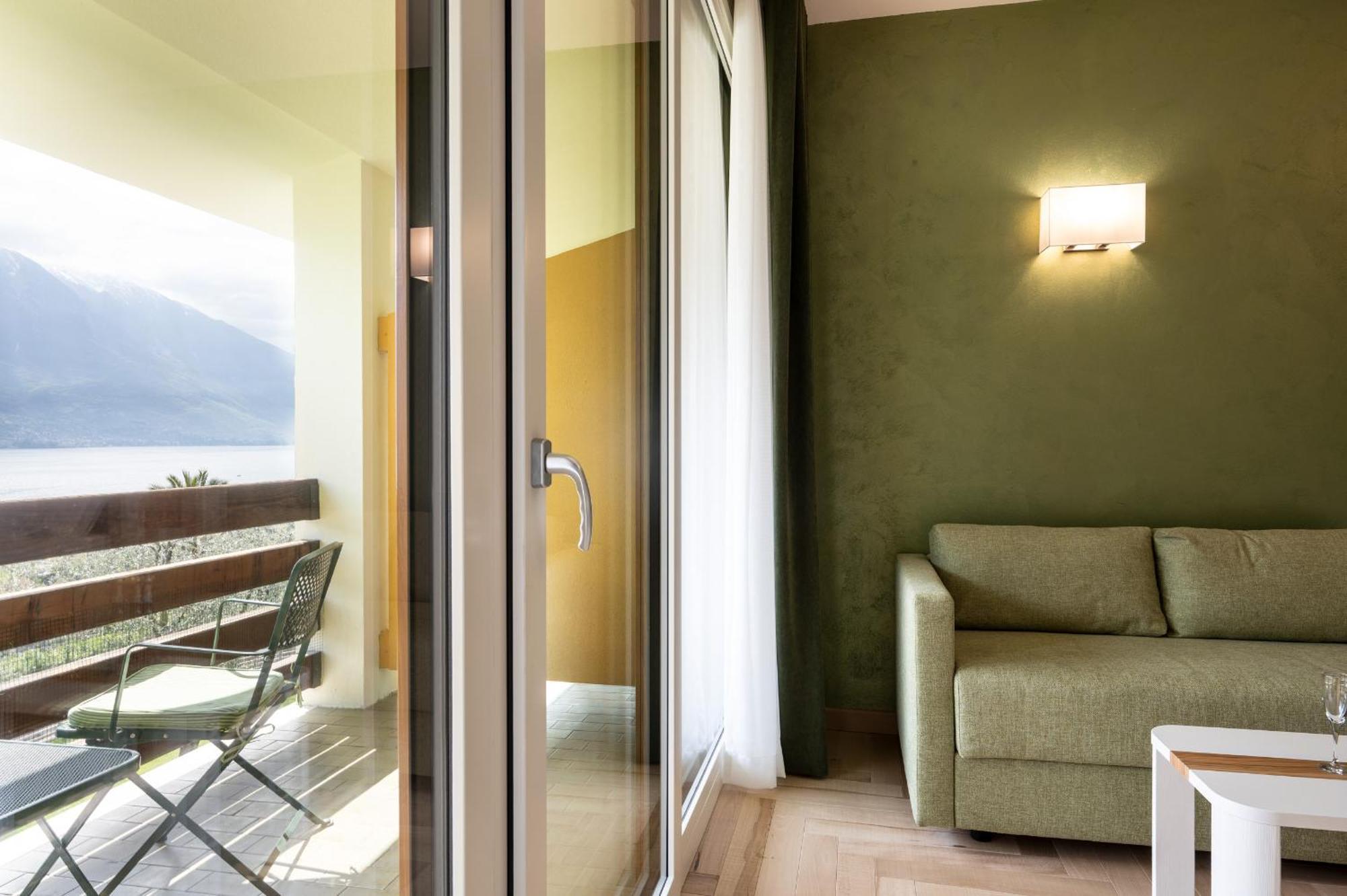Hotel Caravel Limone sul Garda Esterno foto