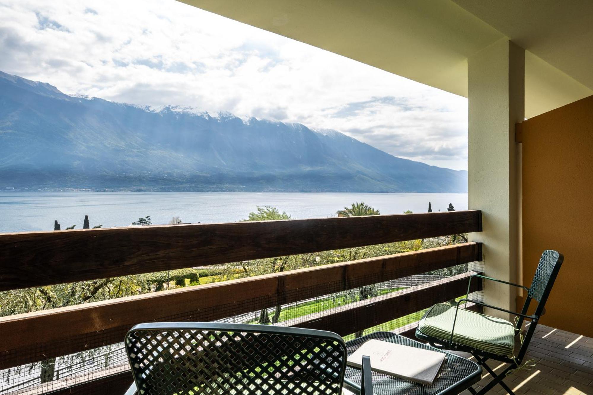 Hotel Caravel Limone sul Garda Esterno foto