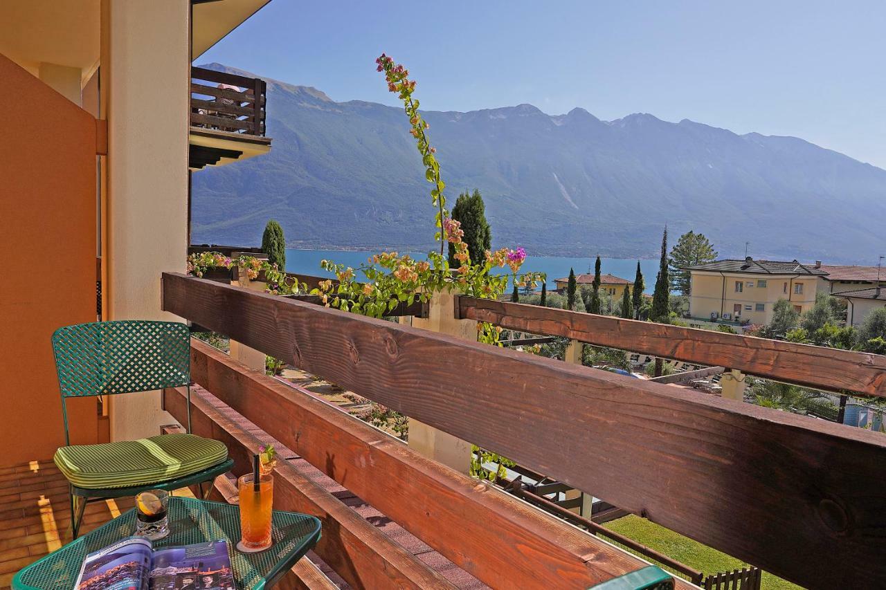 Hotel Caravel Limone sul Garda Esterno foto